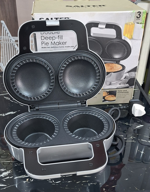 Salter double deep fill pie maker